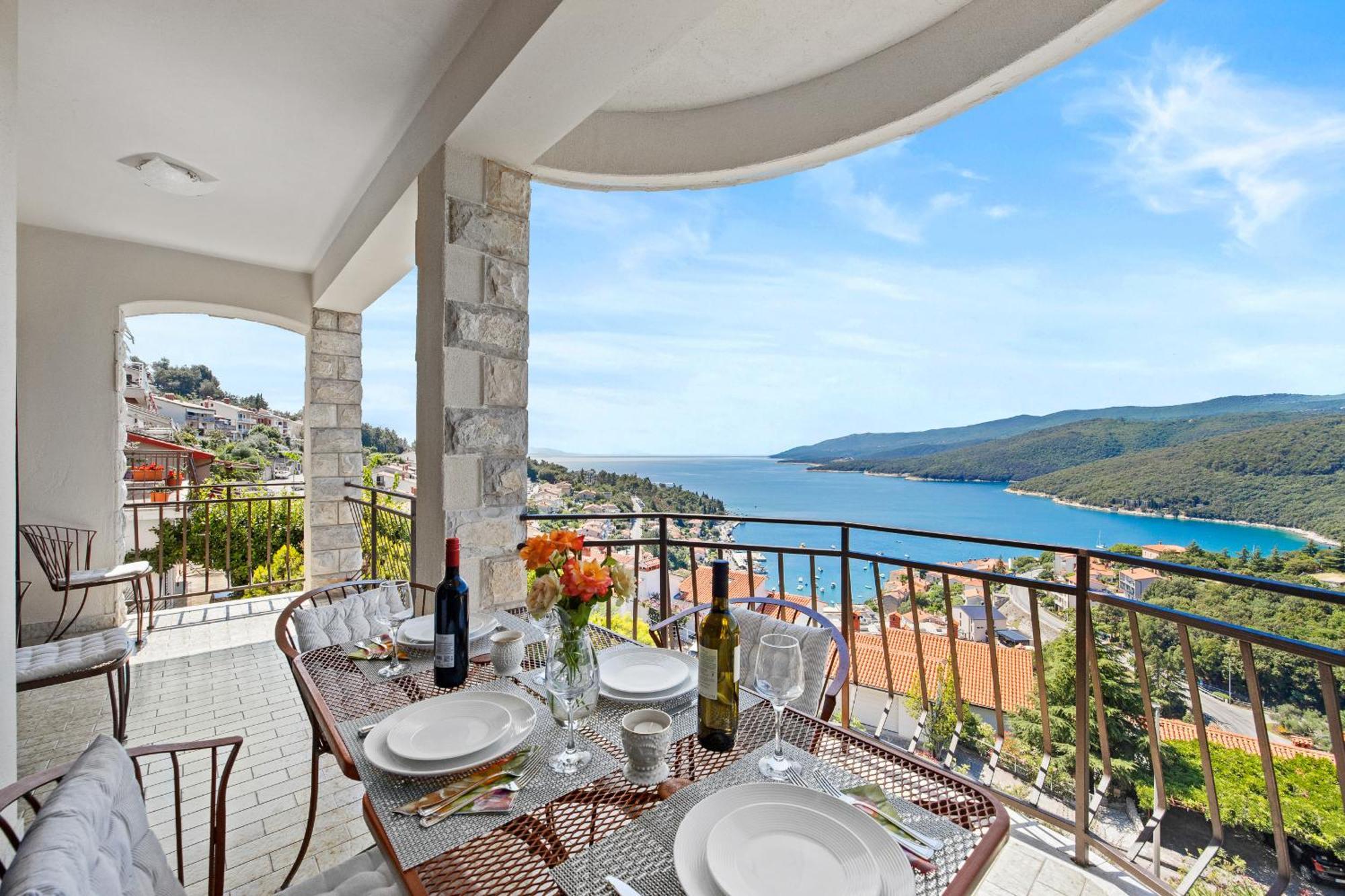 Ladym Apartamento Rabac Exterior foto