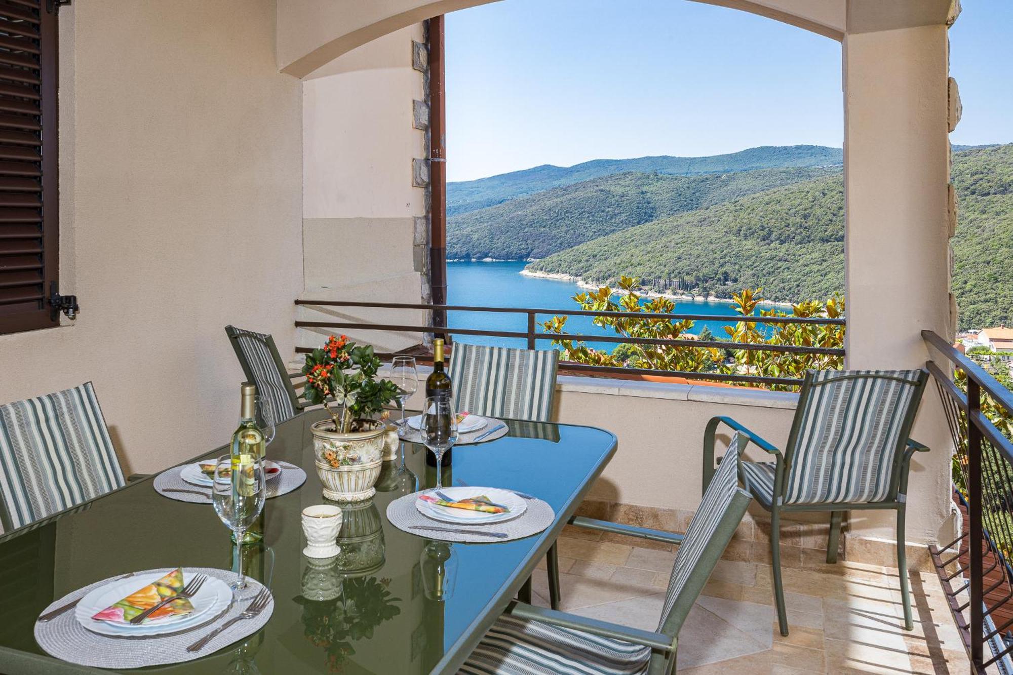 Ladym Apartamento Rabac Exterior foto