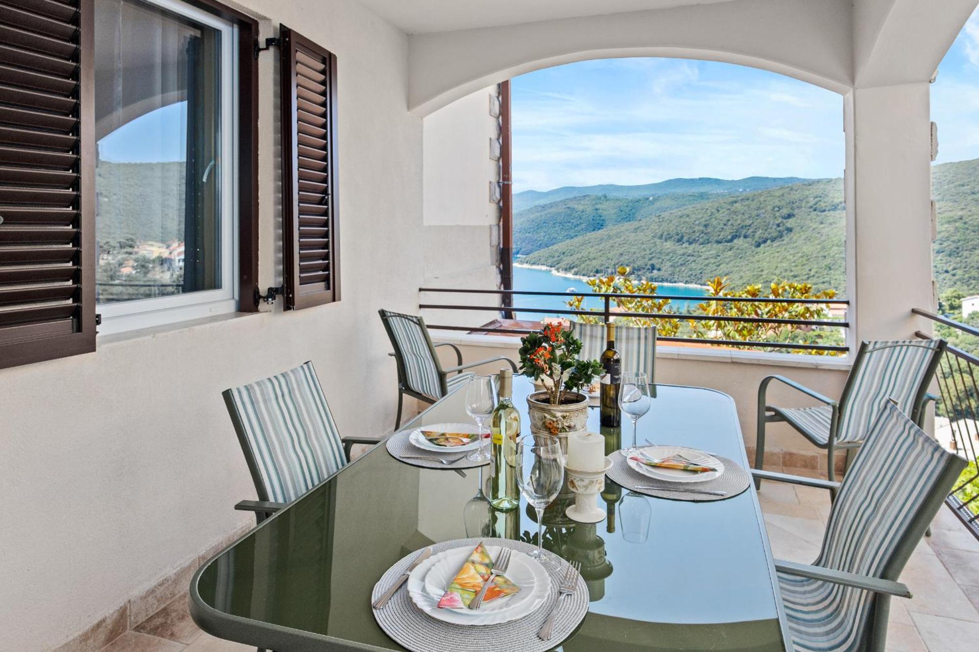 Ladym Apartamento Rabac Exterior foto